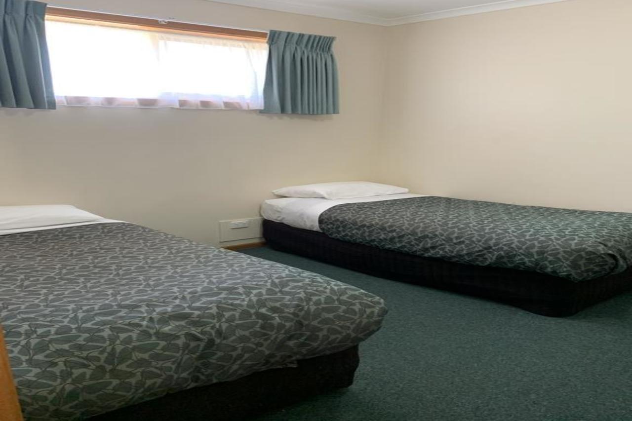 קאווס Arthur Phillip Motor Inn מראה חיצוני תמונה