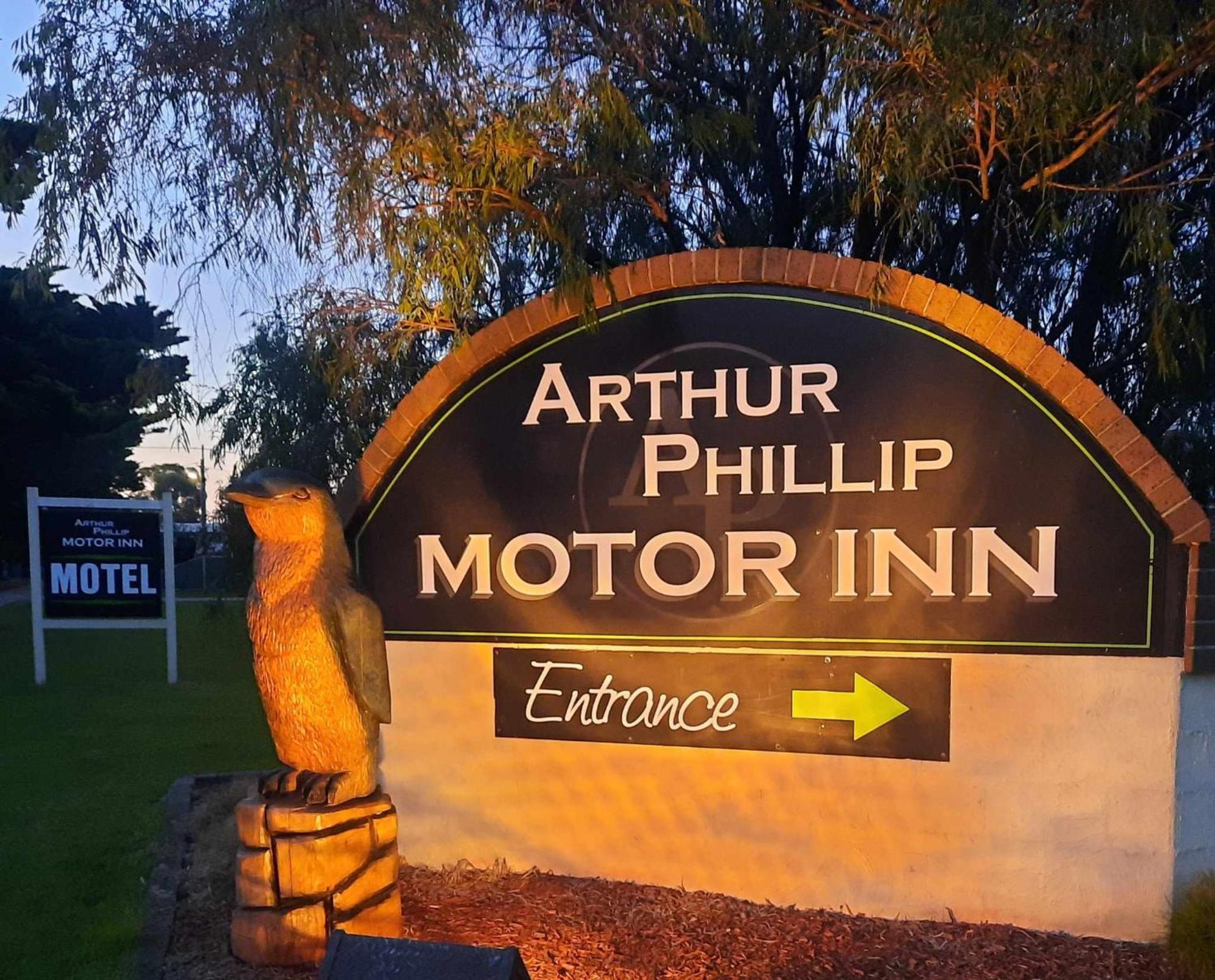 קאווס Arthur Phillip Motor Inn מראה חיצוני תמונה